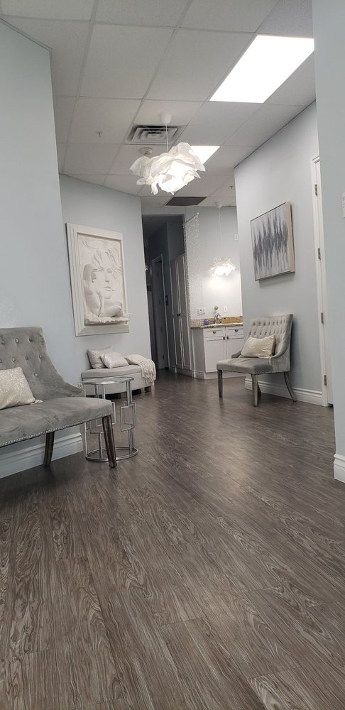 The Salon District Logo