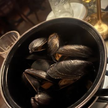 Putnam's Pub & Cooker - Mussels - Pubs Near Me - Brooklyn, New York Putnam's Pub & Cooker - Mussels - Pubs Near Me - Brooklyn, New York