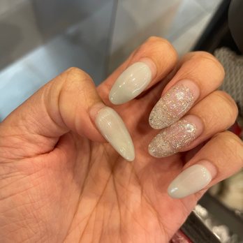 Levue Nails & Spa - Dipping powder lasts so long - Nail Salons Near Me - Bellevue, Washington Levue Nails & Spa - Dipping powder lasts so long - Nail Salons Near Me - Bellevue, Washington