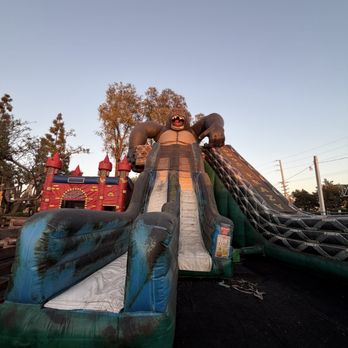 Mr Jack O' Lanterns Pumpkins - LARGE bounce house - Pumpkin Patches Near Me - Brea, California Mr Jack O' Lanterns Pumpkins - LARGE bounce house - Pumpkin Patches Near Me - Brea, California