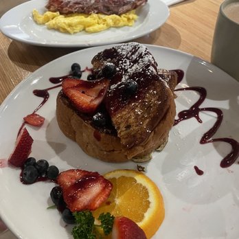 Honey's Bistro - French Toast - Breakfast & Brunch Near Me - Encinitas, California Honey's Bistro - French Toast - Breakfast & Brunch Near Me - Encinitas, California