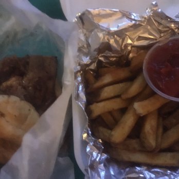 Ooh Wee Bar-B-Q - Brisket Sandwich & Small Fry - Barbeque Near Me - Nashville, Tennessee