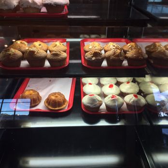 Marie Callender's - Yum - Bakeries Near Me - San Pedro, California