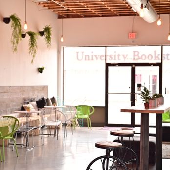Juice Joint - Interior sitting area - Acai Bowls Near Me - San Antonio, Texas