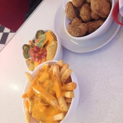 Eddie Rocket's - Cheesy goodness