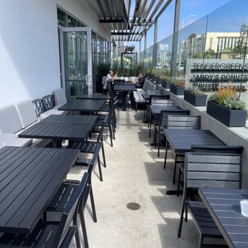Bruxie - patio - Chicken Shop Near Me - El Segundo, California Bruxie - patio - Chicken Shop Near Me - El Segundo, California