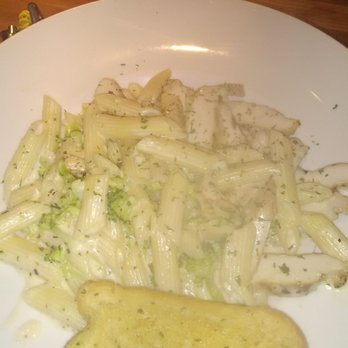 Cheddar's Scratch Kitchen - Chicken fettuccine alfredo sauce - American Near Me - Humble, Texas
