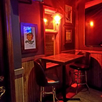 Finks - Cozy table by the window - Bars Near Me - Milwaukee, Wisconsin
