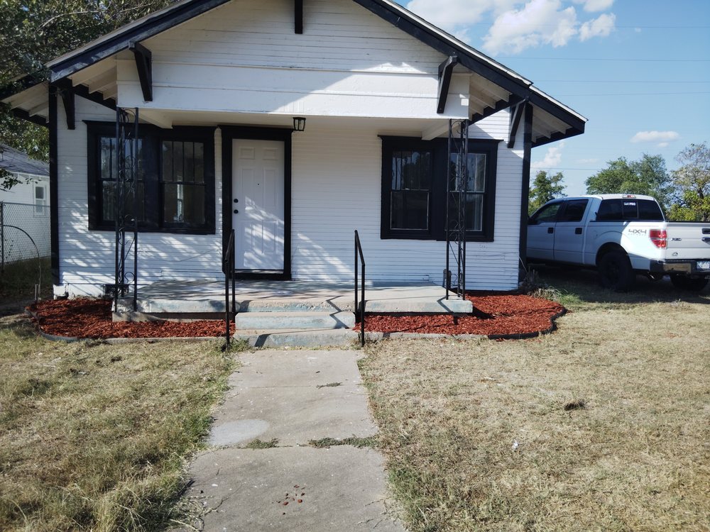 Slide of Emmanuel Handyman