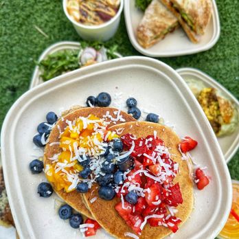 Acai Grill  - Juice Bars & Smoothies Near Me - Glendale, California
