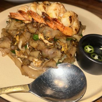 Hanuman Thai Eatery - shrimp pad - Thai Near Me - Costa Mesa, California