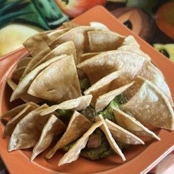 La Costeñita - Chips and guac