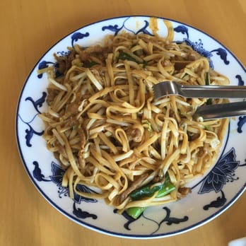 Oriental Flavor - Pork lo mein - Szechuan Near Me - Amherst, Massachusetts Oriental Flavor - Pork lo mein - Szechuan Near Me - Amherst, Massachusetts