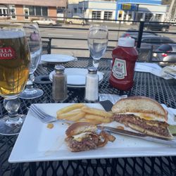 Alex's Lounge II - Burger with egg- Hangover Burger