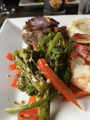 Petit Bistro by null