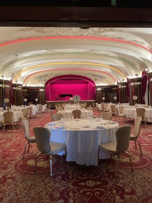 Hotel New Grand by null