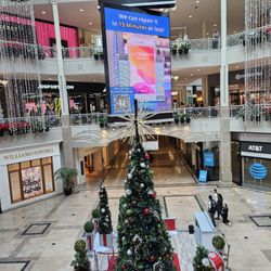 Bridgewater Commons - Atrium