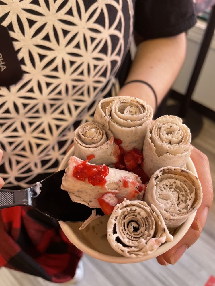 SWEET CHARLIE’S Updated October 2024 115 Photos & 82 Reviews 70 Rehoboth Ave, Rehoboth