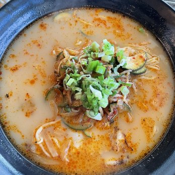 Hong Noodle - Spicy Tonkotsu with Pork Chashu Ramen - Ramen Near Me - Bellevue, Washington