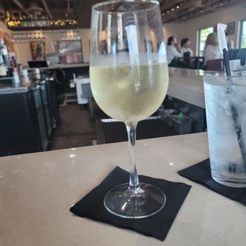 Chef Point Bar & Restaurant - Nice cold glass of sauvigon blanc! - New American Near Me - Colleyville, Texas