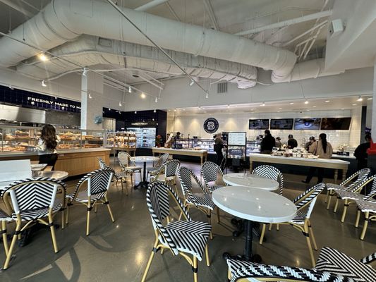 Paris Baguette by null