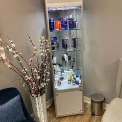Young Health & Beauty - Gorgeous Display case with loads of great products!
