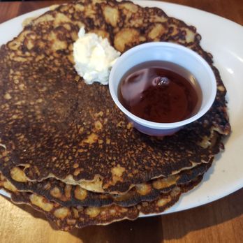 Ellie's Mutt Hutt - Johnny cakes.  Dense, greasy, flat as tortilla.  $13.50!!! - Salad Near Me - Ukiah, California