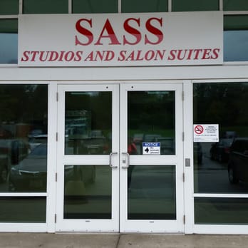 Emvee Salon - This is the entrance. - Hair Stylists Near Me