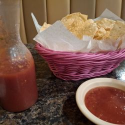 El Paraiso Authentic Mexican Restaurant - Chips and salsa