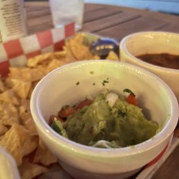 The guacamole taste like it's from the grocery store, it was awful