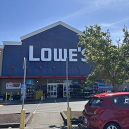 Exterior photo of Lowe's Home Improvement - Kent, Washington Exterior photo of Lowe's Home Improvement - Kent, Washington