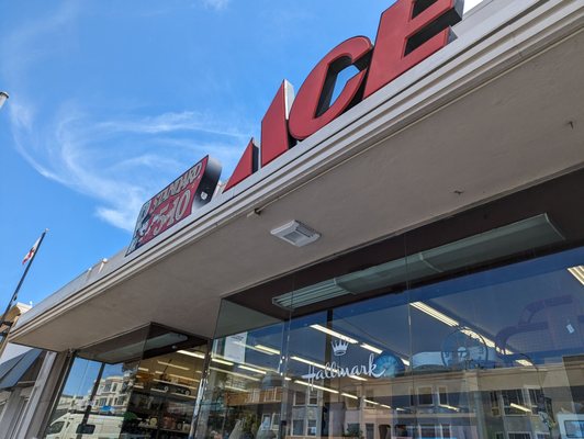 Standard 5 & 10 Ace and Stan's Kitchen by null