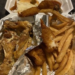 WINGZ & MORE - Updated March 2026 - 48 Photos & 70 Reviews - 11902