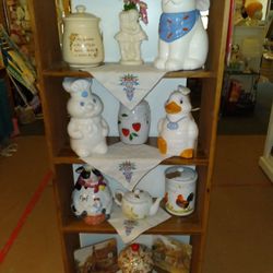 Parkalbaum’s emporium - Cookie jar display.
