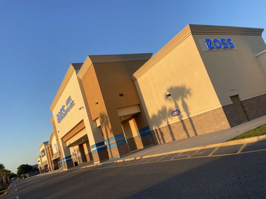 Ross Dress for Less, 1736 Sand Lake Rd, Orlando, FL 32809, US - MapQuest Ross Dress for Less, 1736 Sand Lake Rd, Orlando, FL 32809, US - MapQuest