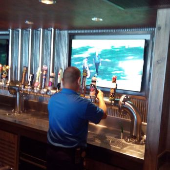 District Brew House - Pubs Near Me