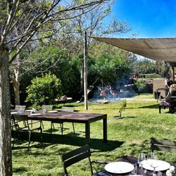 Raco Ibiza - BBQ startet langsam, Band baut gerade die Instrumente auf