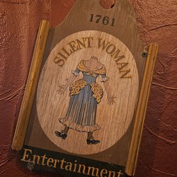 Kitty O'Hara's - Wall decor