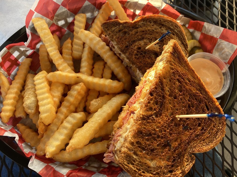 SCOOTER’S SPORTS GRILL 62 Photos & 104 Reviews American