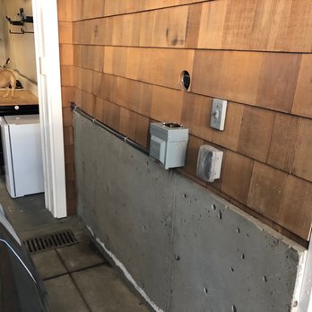 Light’em Up Electric - Eaton power outlet panel - Electricians Near Me