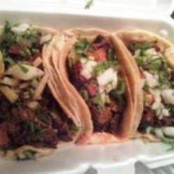 El Compadre Grocery - Tacos de Barbacoa