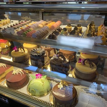 Lana's Dazzling Desserts - Desserts Near Me - Wheeling, Illinois