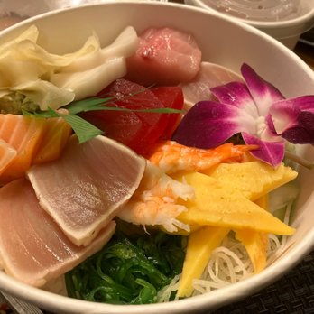 Sushi 805 - Chirashi bowl. Wish it was as good as it looks. That tuna was sliced hours ago and dry. - Japanese Near Me - Grover Beach, California