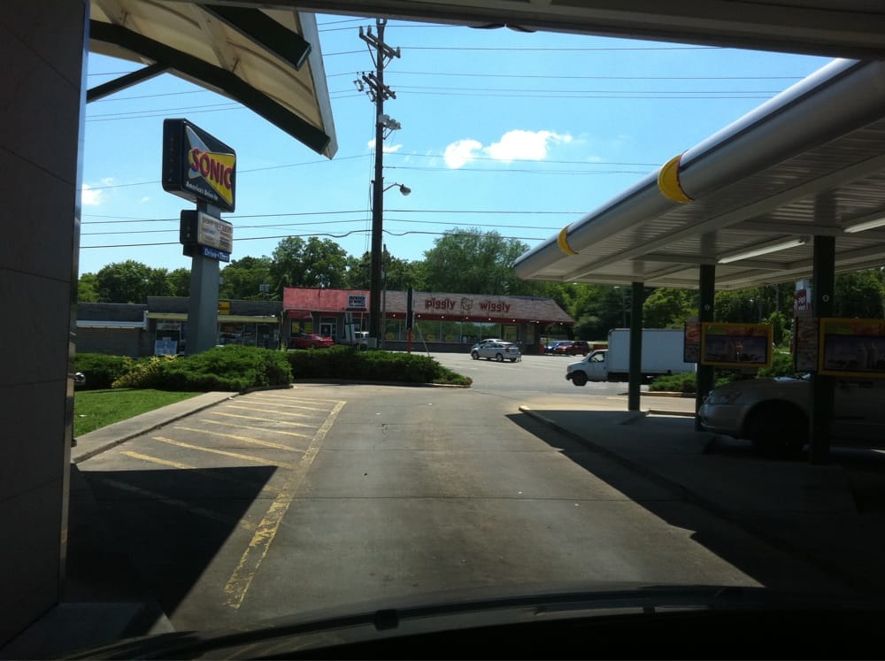PIGGLY WIGGLY Updated September 2024 2317 Dickerson Pike, Nashville