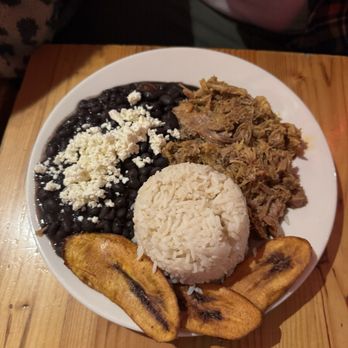 Arepas Cafe - Pabellon Criollo - Venezuelan Near Me - Astoria, New York