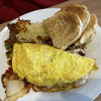 Broken Yolk Cafe - Breakfast & Brunch Near Me - Meridian, Idaho