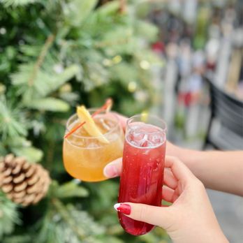 Blitzen's Bar - Under the mistletoe, dasher's smash - Pop-Up Restaurants Near Me - Los Angeles, California Blitzen's Bar - Under the mistletoe, dasher's smash - Pop-Up Restaurants Near Me - Los Angeles, California