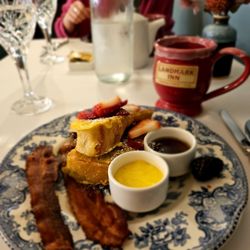 Landmark Inn - French toast breakfast