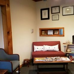 Dynamic Strategies Acupuncture - Waiting room