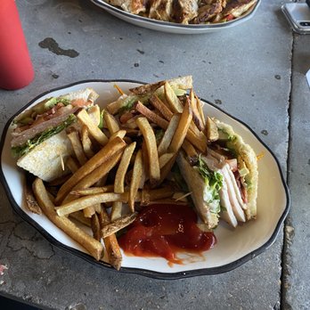 Ethyl & Tank - Bars Near Me - Columbus, Ohio